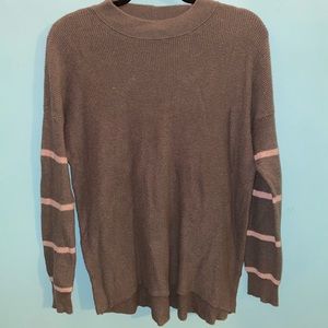 Army green American Eagle sweater